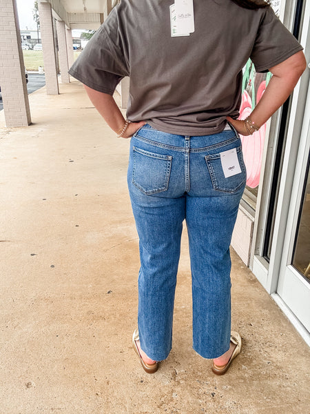 Lovervet Mid Rise Ankle Staight - Just a Small Town Girl